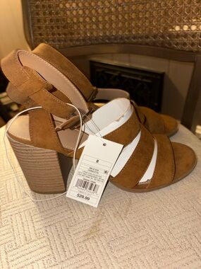 NEW Universal Thread Tan Suede Block Heel Sandals with Buckle
